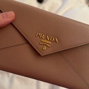 Prada wallet - like new and never used